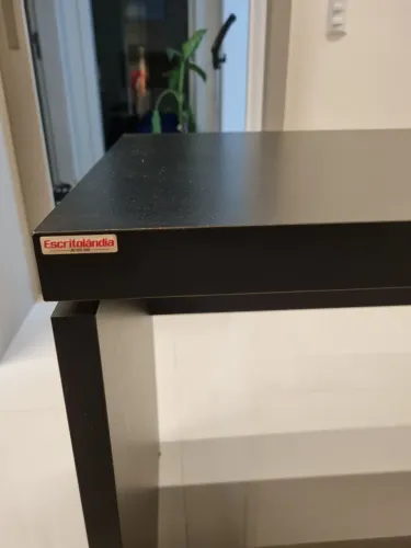 Mesa de escritório Escritolandia - Com tomadas e filtro de rede integrados