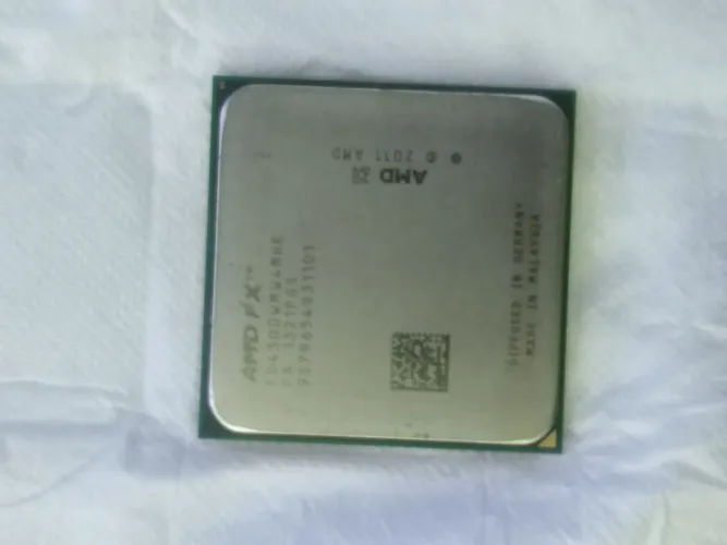 VENDO Processador AMD FX-4300 QuadCore