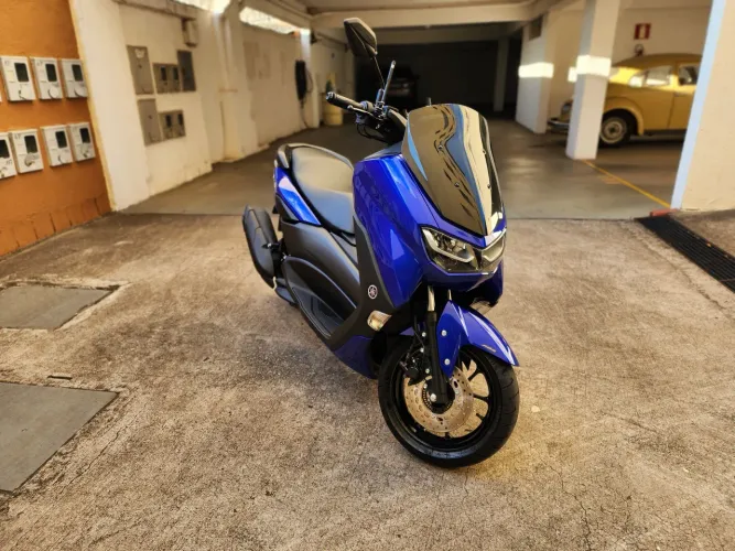 Nmax 2024 apenas 1800km sem detalhes