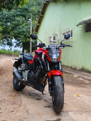Para vender em ótimo estado de uso único dono