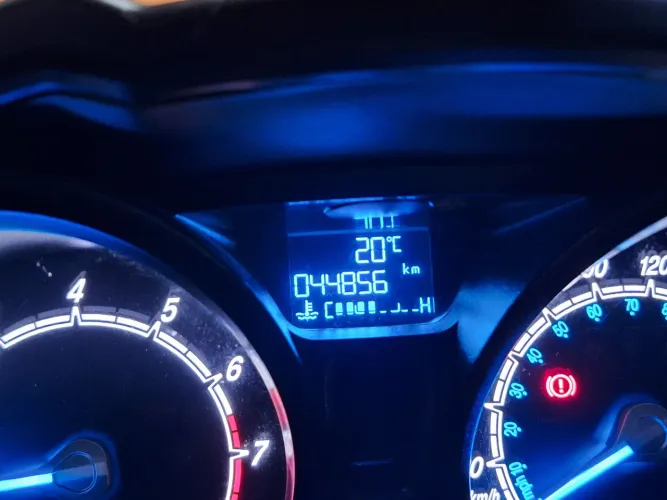 Ford Fiesta 1.5 16V Flex Mec. 5P 2015
