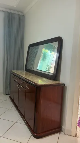 Buffet com o tampo pedra bege bahia + espelho