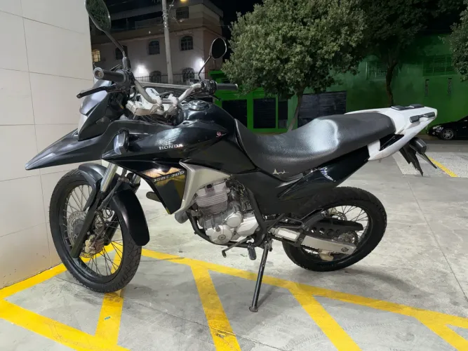 Vendo Xre 2014 nova no mundo