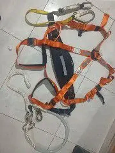 Cinturão paraquedista leal com talabarte de segurança e posicionamento