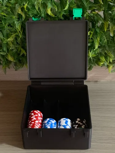 Caixa organizadora de fichas de poker com bandeja móvel