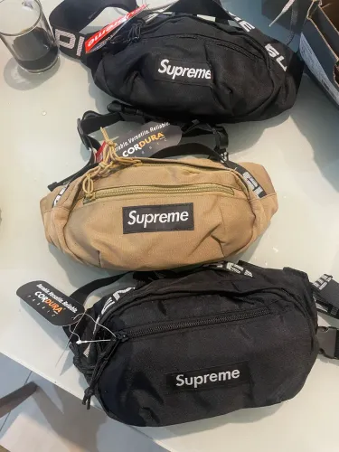 Pochete supreme 