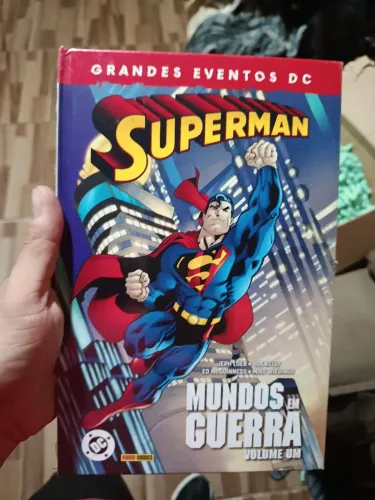 Hq Superman: Mundos Em Guerra Vol. 1 (lacrada)