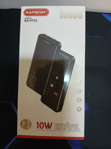 Carregador Portátil Power Bank Kapbom KA-9755 de 10000mAh com cabos embutidos.
