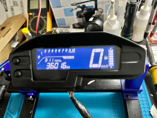 Reparo de painéis digitais de motos 