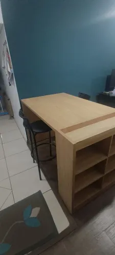 Vendo mesa balcão, ótimo acabamento, produto usado mas em ótimo estado, 1,40 m X 0,80