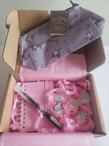 Kit Presente Kawaii Kuromi Necessaire (Papelaria Japonesa + Sanrio)