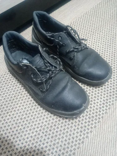 Vendo botina de serviço