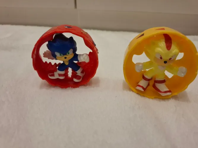 Kit com Sonic e shadow Mcdonald's 2024