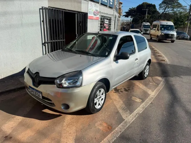 Renault Clio Authentique 1.0/1.0 Hi-power 16V 3P 2013