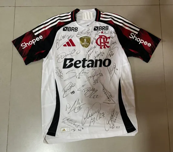 Camisa Flamengo JOGO Arrasca 2026 autografada pelo elenco atual 