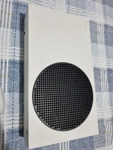 Vendo XBOX SERIES S com cabo HDMI 2.1, controle original e caixa