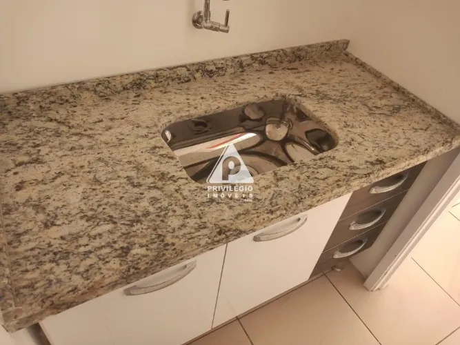 Aluguel loft Cinelândia frente metrô
