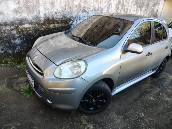 Nissan March SR 1.6 16V Flex Fuel 5P 2012