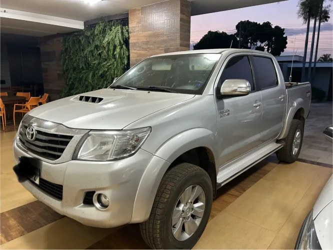 Toyota Hilux CD SRV D4-d 4X4 3.0 TDI Diesel AUT 2014