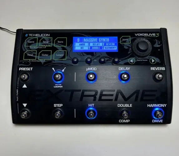 TC-Helicon VoiceLive 3 Extreme (VL3X) - Pedaleira Vocal e Guitarra Top de Linha