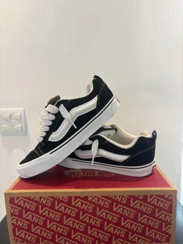 Vans Knu