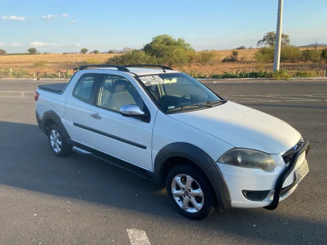 Fiat Strada Trekking 1.6 16V Flex CD 2015