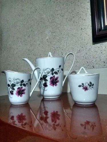 Jogo de porcelana antigo