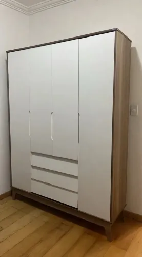 Guarda roupas e gaveteiro