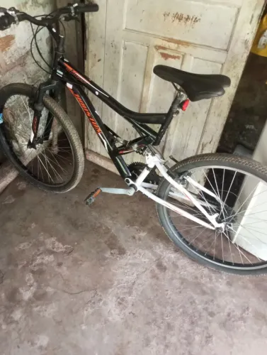 Vendo bicicleta cm nova 700