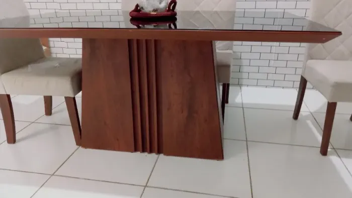 Mesa de jantar com 6 cadeiras