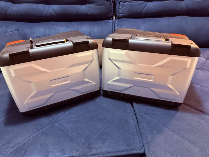 Baús BMW Vario Expansível R1250GS - Zero, sem detalhes