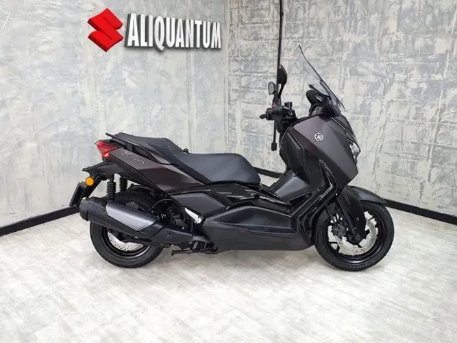Yamaha XMAX 300 CONNECTED