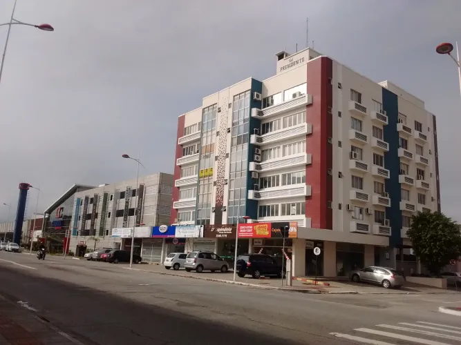 Sala Comercial à venda na Avenida Presidente Kennedy, Kobrasol, São José - SC