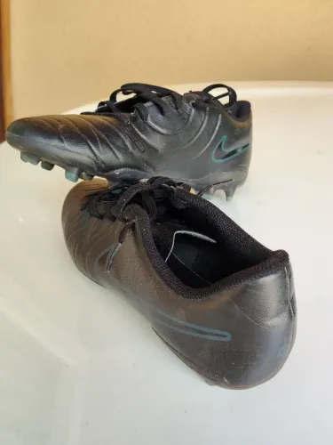 Chuteira Nike Tiempo Preta n°39 pouco usada