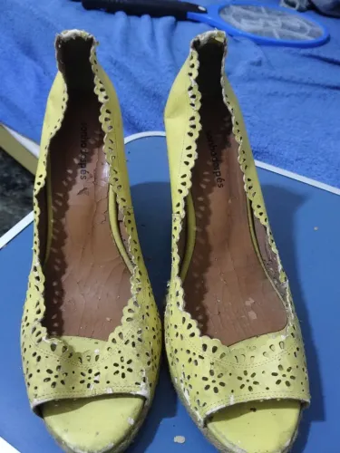 Sandália amarela sonhos dos pés tamanho 39