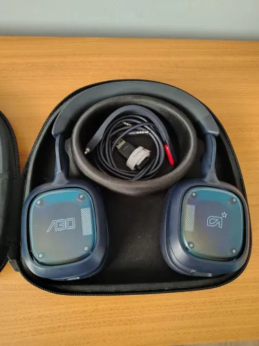 Astro A30 - troco por Violão 