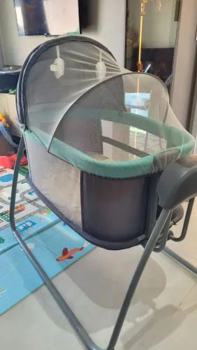 Berço Moisés automático mastela tecno Bluetooth chumbo verde