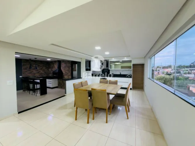 Casa com 3 dormitórios para alugar, 200 m² por R$ 4.800,00/mês - Jardim Tókio - Londrina/P