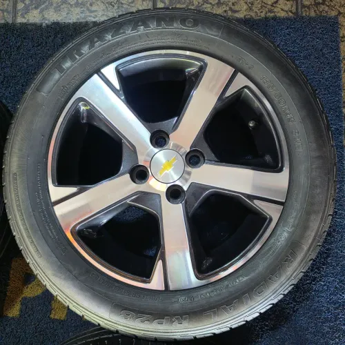 RODAS GM ONIX ARO 15 4X100 ORIGINAIS E PNEUS 185/60
