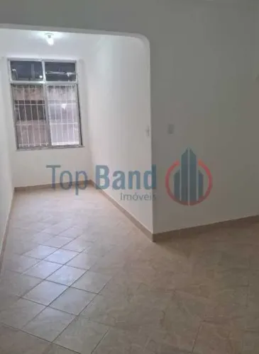Apartamento 1 quarto com dependência, Leme 71 m2 e a 100 metros da praia