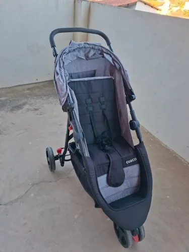 Carrinho de bebê cosco