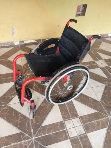 Cadeira de rodas monobloco