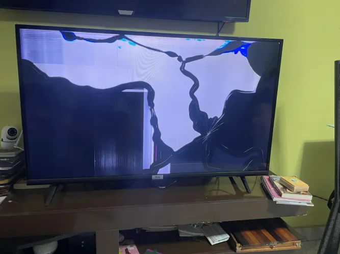 Televisão para reparo.