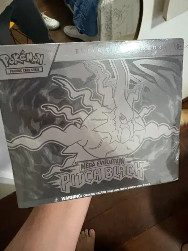 ETB Mega Evolução Pitch Black (LACRADA)