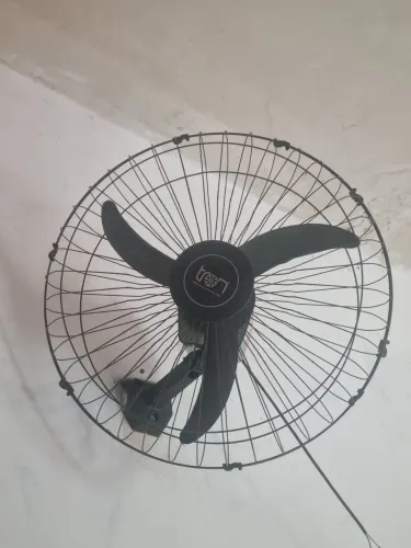 2 Ventiladores de parede Tron 2 meses de Uso