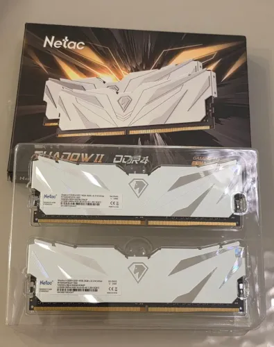 LACRADA - Memória Ram Netac 16GB (2x8GB) DDR4 3200MHz Branca