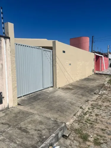 Aluga-se casa ampla em Candelária