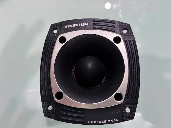 Super Tweter Similar Selenium St304 8ohms Tuiter Preto