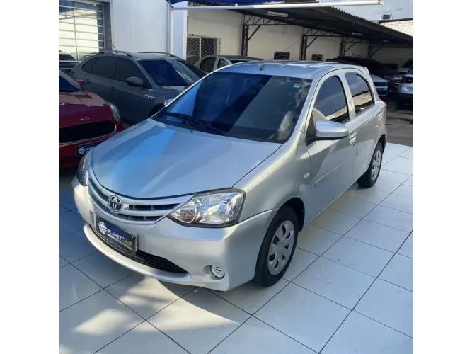 Toyota Etios X 1.3 Flex 16V 5P Mec. 2015