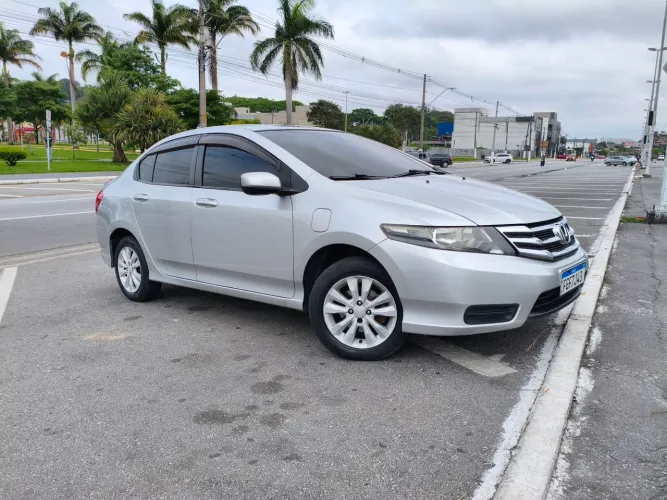 Honda City Sedan LX 1.5 Flex 16V 4P Mec. 2013